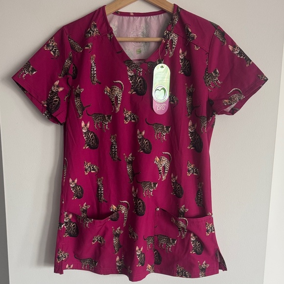 Health Pro Tops - Bengal Cat Scrub Top BNWT